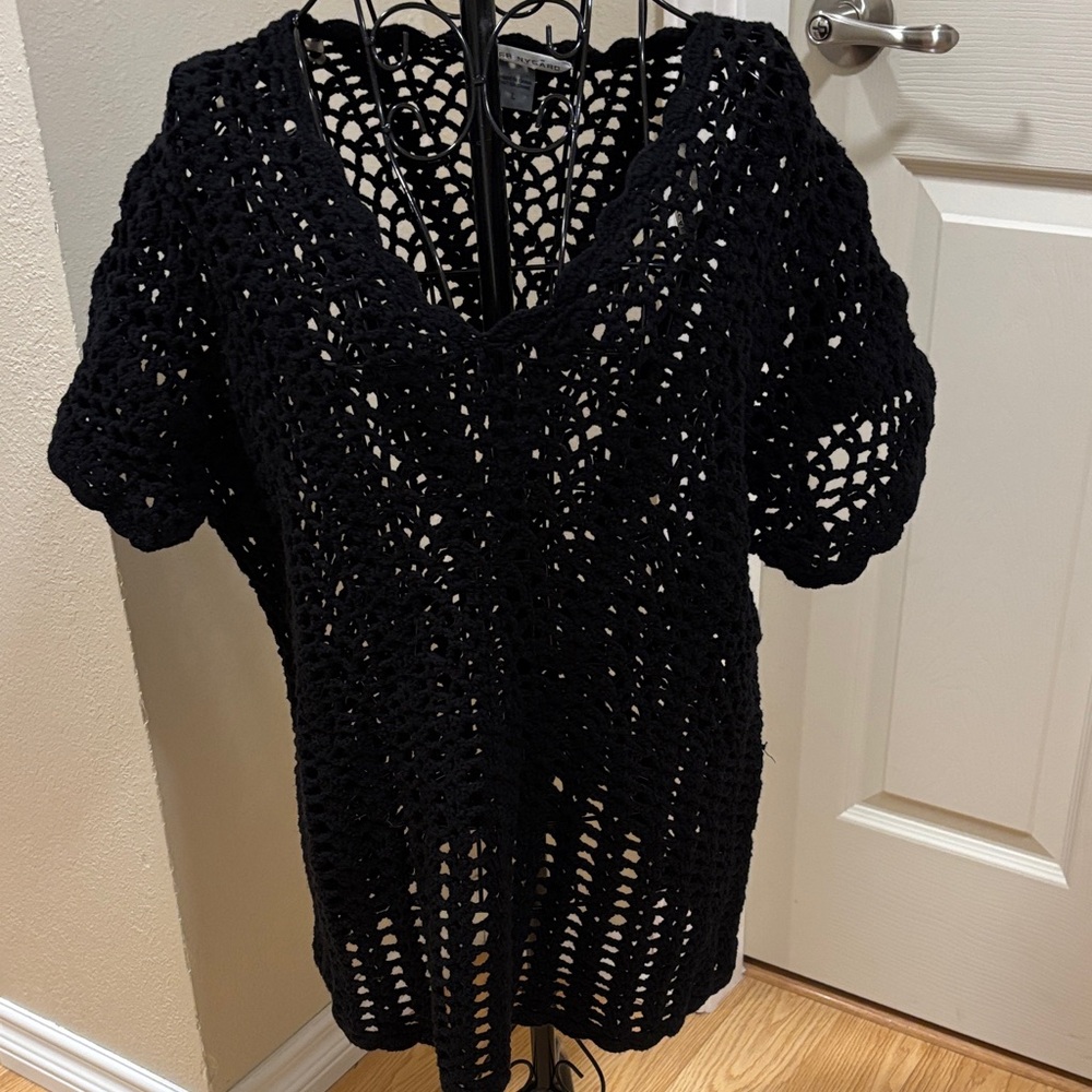 Peter Nygard Elegant Black Knit Top